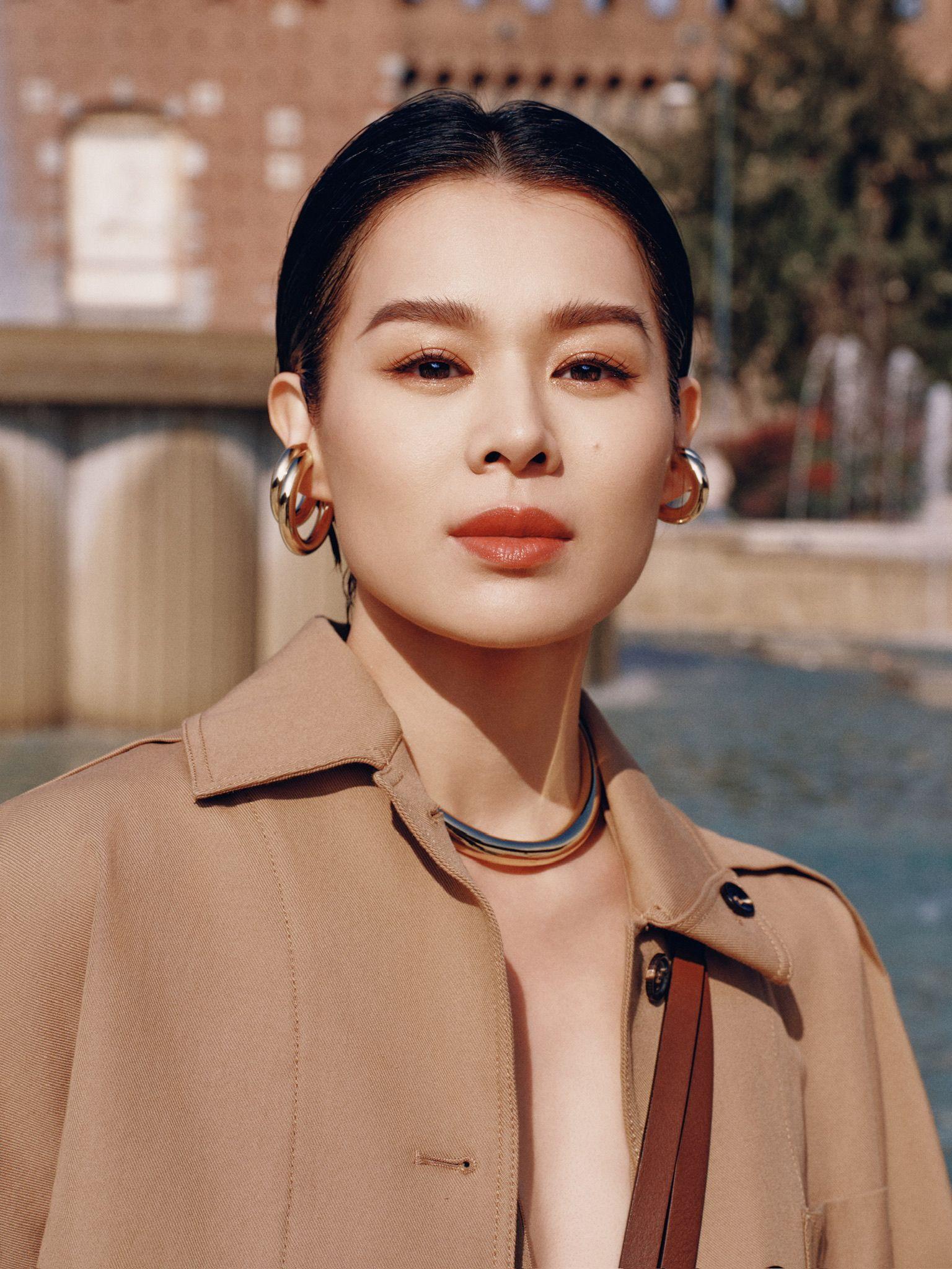 胡杏兒中門大開亮相米蘭時裝周。