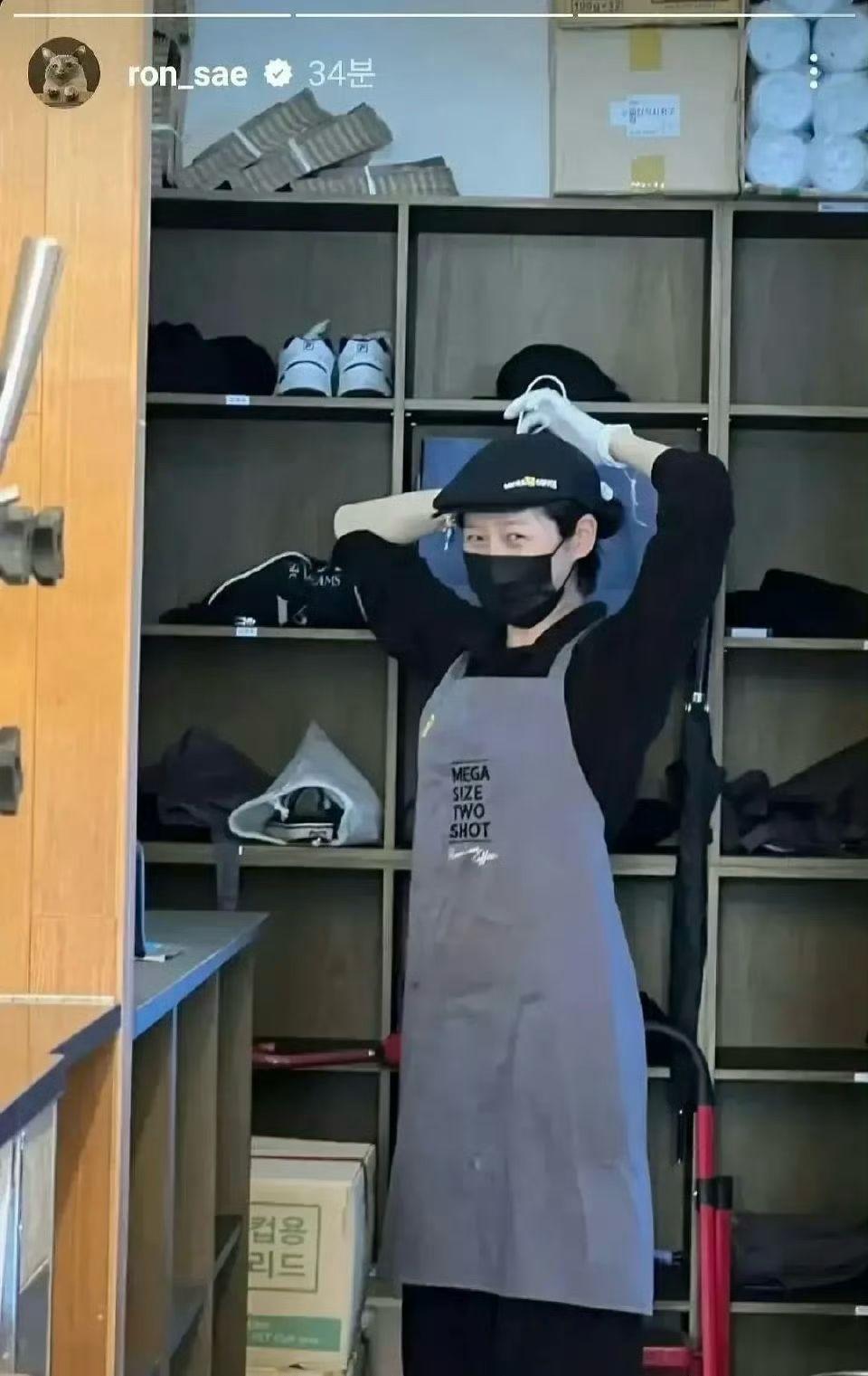 有指是金賽綸生前在咖啡店打工的照片於網上流出。