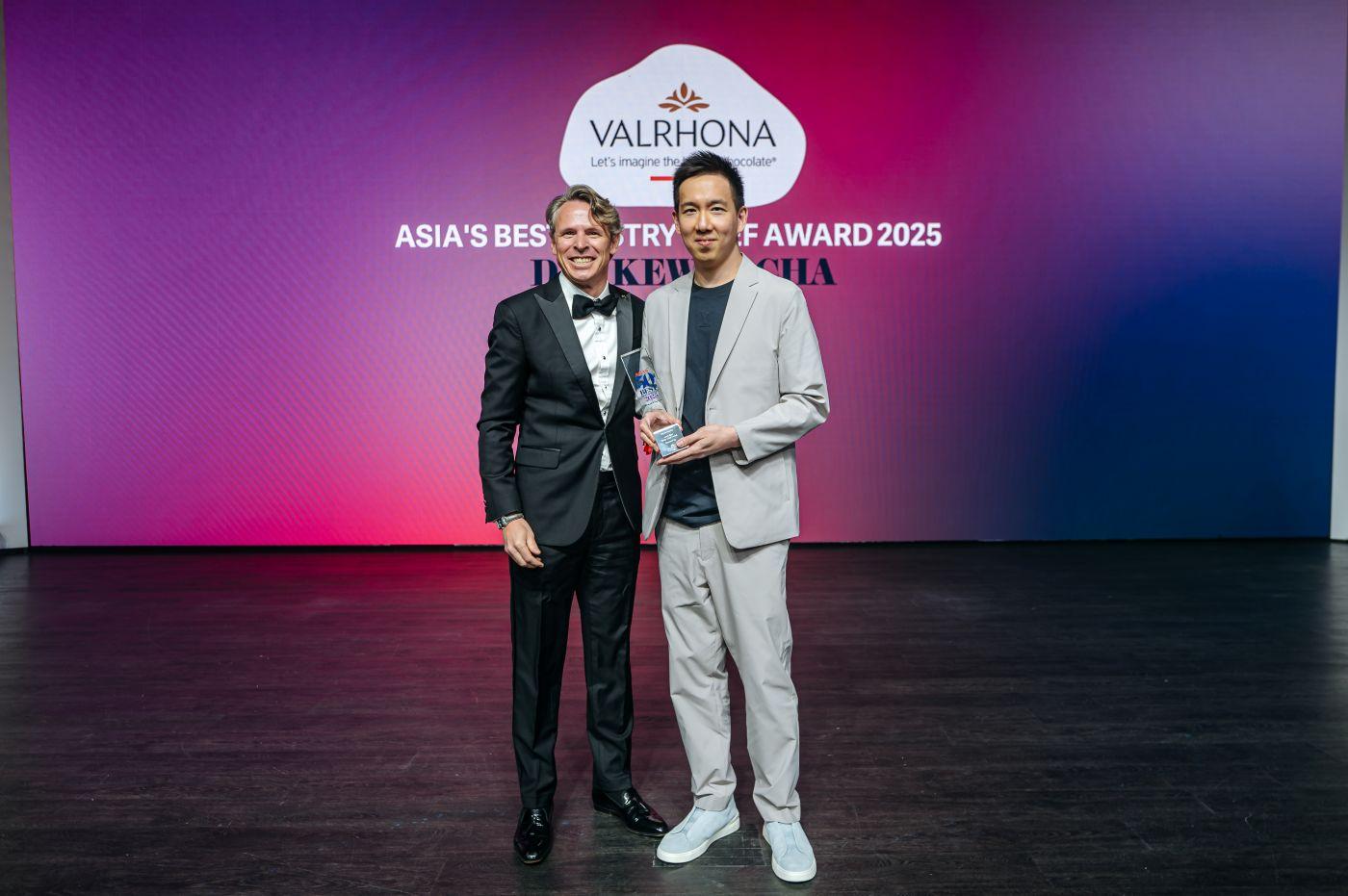 「亞洲最佳糕點師獎」得主由曼谷「Gaggan at Louis Vuitton」(No.31)的Dej Kewkacha獲選。