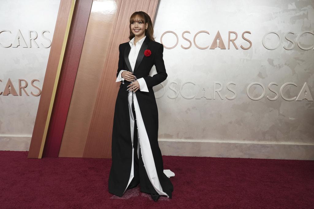Lisa@BLACKPINK任奧斯卡2025站台表演嘉賓。(美聯社)