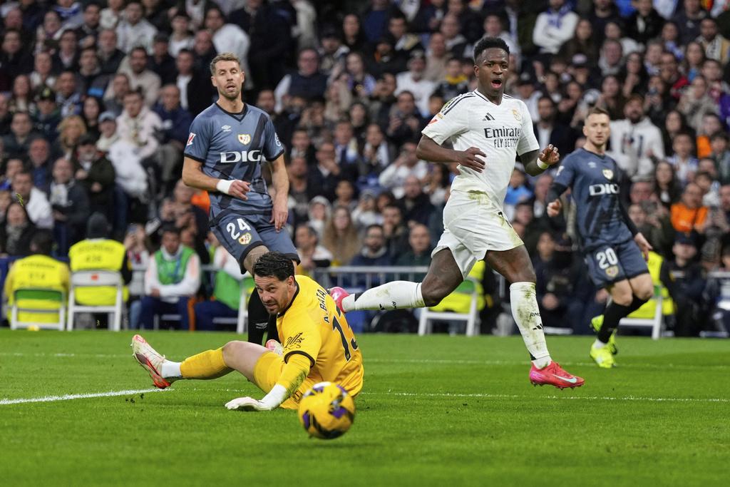 皇馬暫時與少踢一場的巴塞隆拿同分。(美聯社)