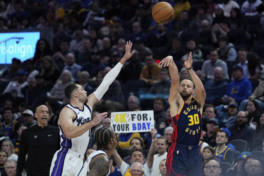 勇士130:104贏帝王。(美聯社)