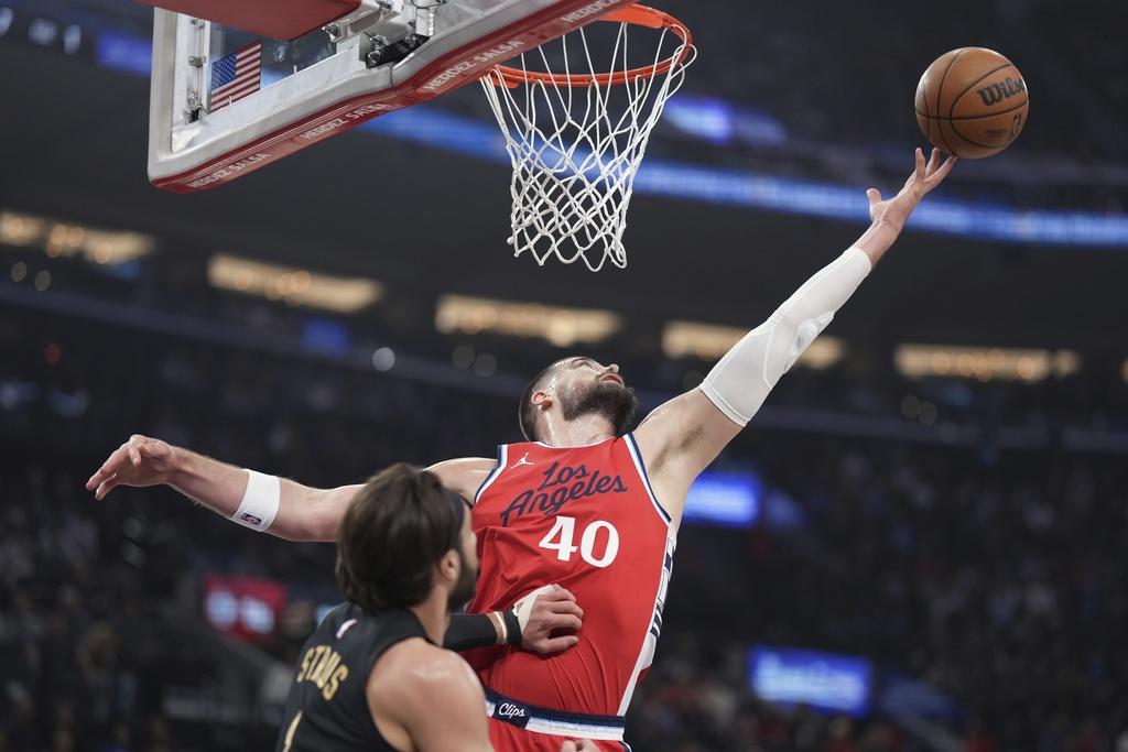 快艇132:119擊敗騎士。(美聯社)