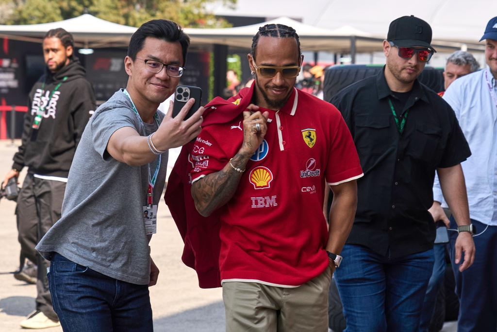 法拉利車手咸美頓在中國站大受歡迎。(美聯社)