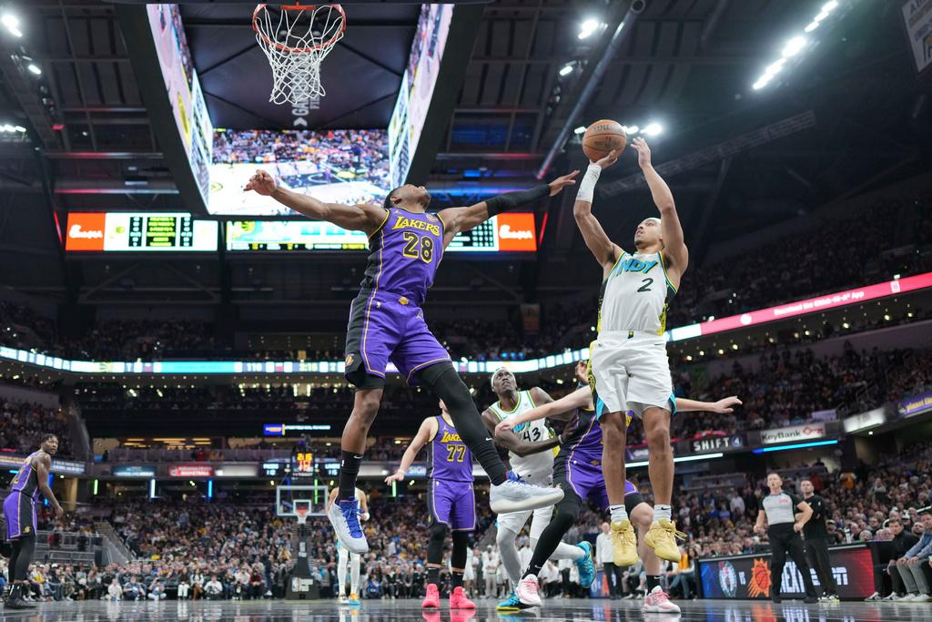 湖人120:119擊敗溜馬。(美聯社)