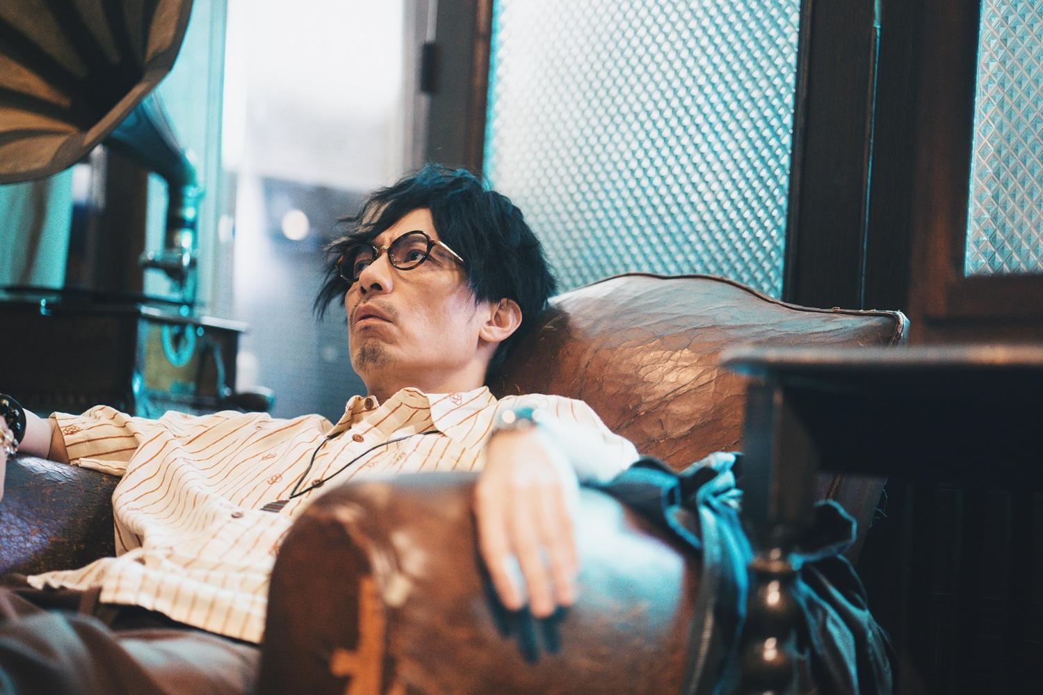 強尼為了《弊傢伙!我要去祓魔》的「玄學界鄭伊健」造型搞到脫髮。