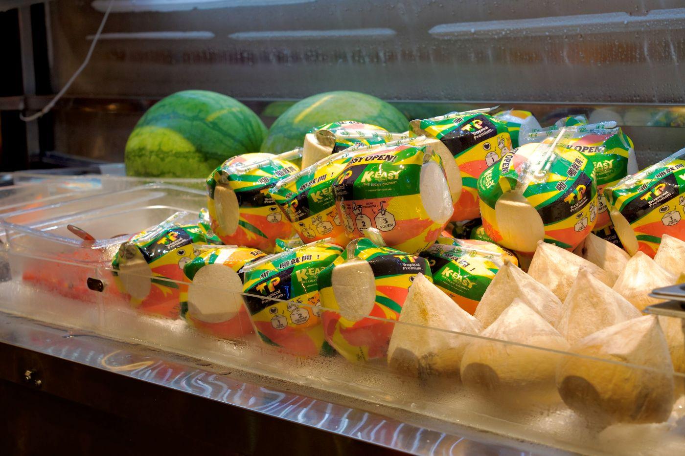 椰青及2款青島啤酒無限暢飲。