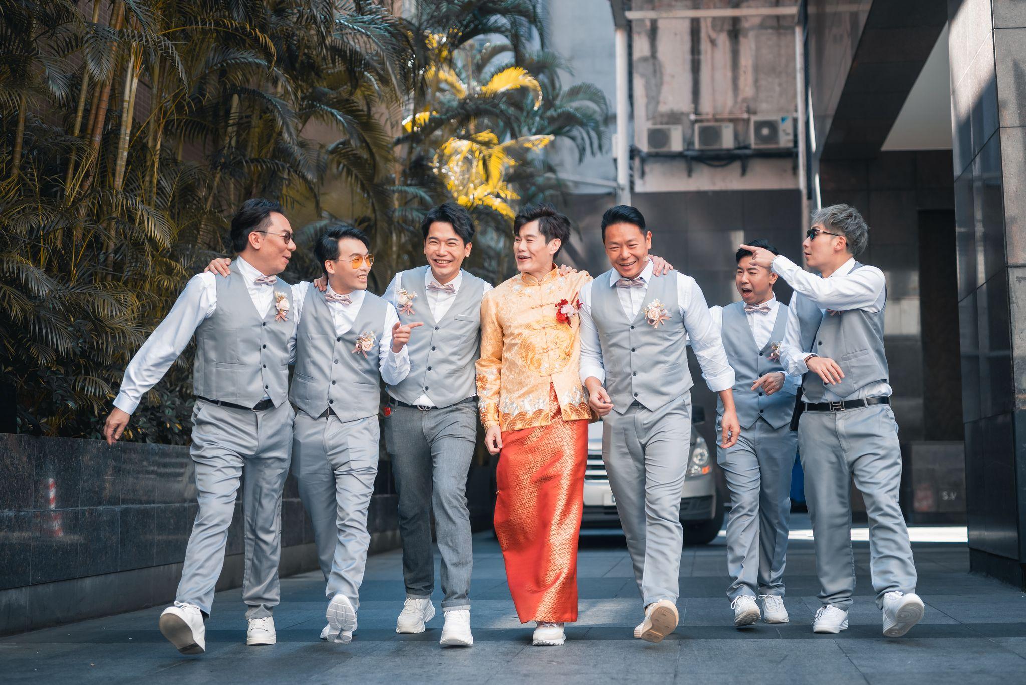 陳志忠率黃建東及羅浩銘等一眾兄弟前往接新娘。