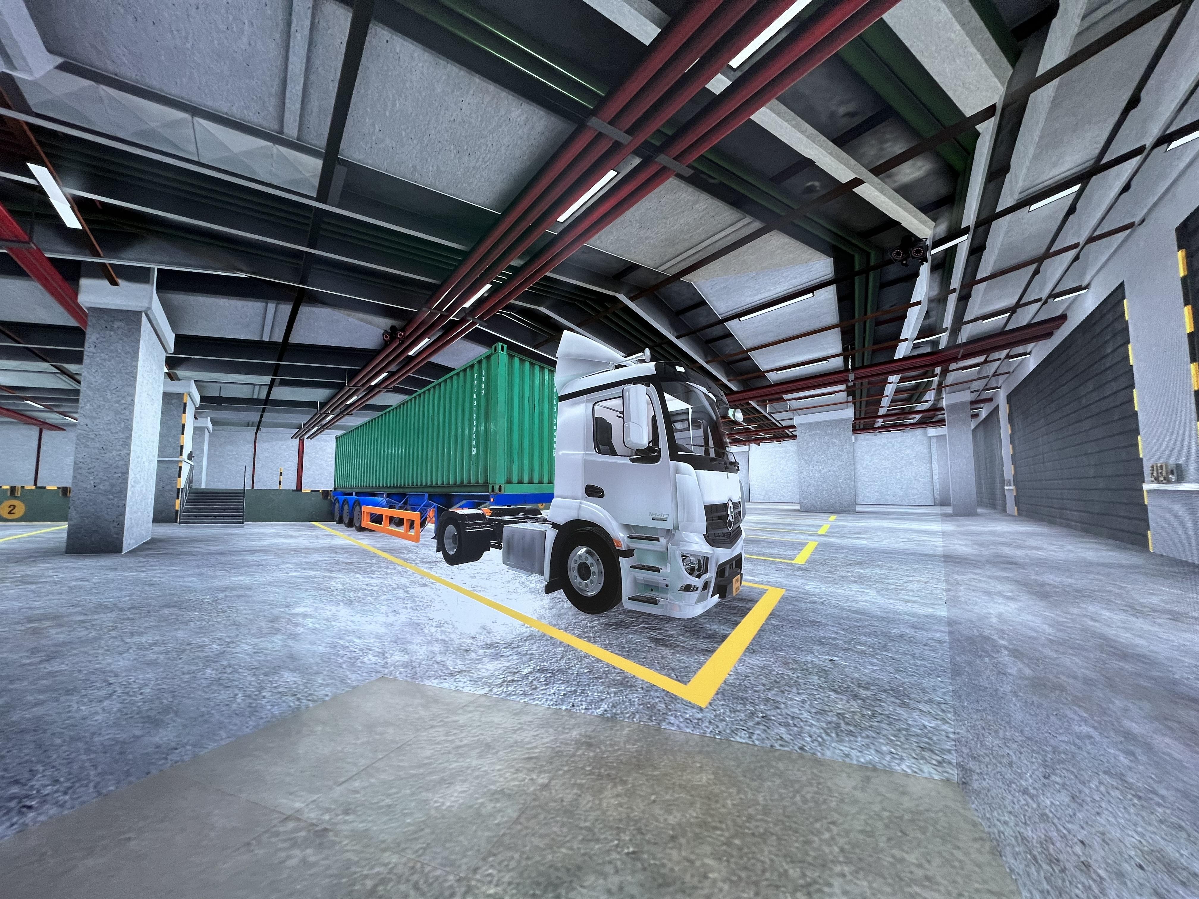 圖示「沉浸式模擬實境洞穴系統」中的模擬海關驗貨場。(政府新聞處)