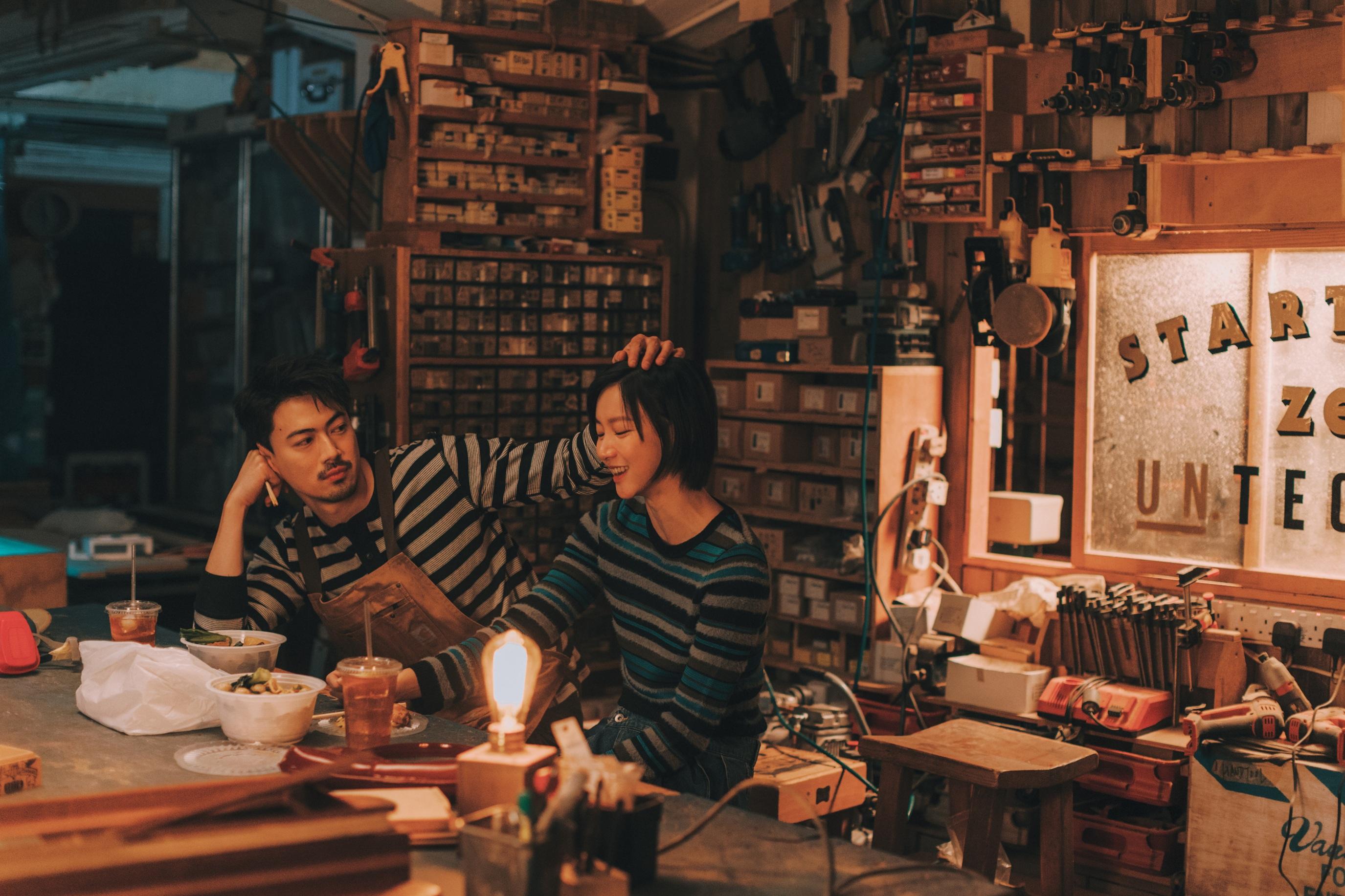 袁澧林與胡卓希回到當年「愛情三部曲」場景拍《你流淚所以我流淚》MV。