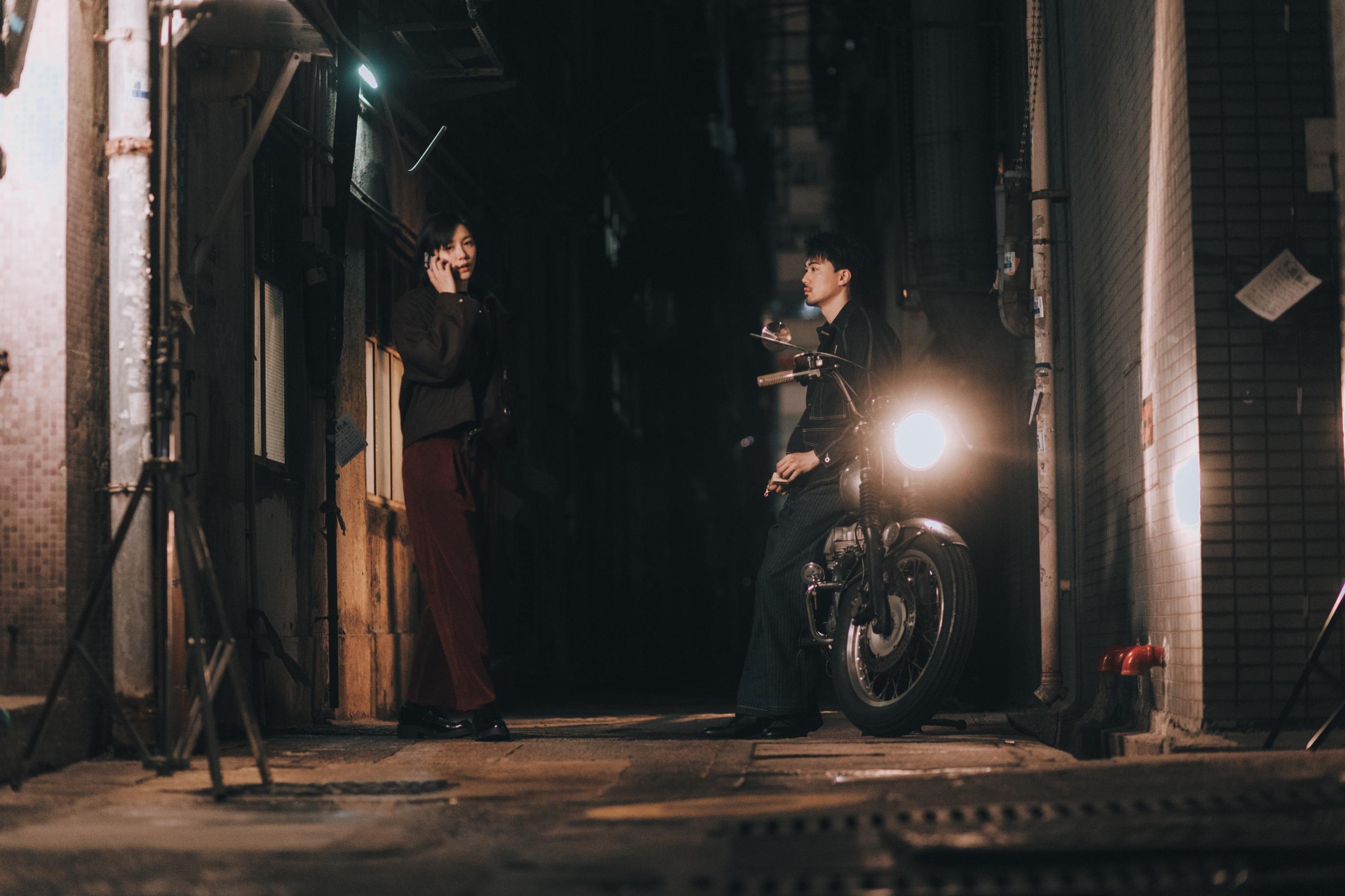 袁澧林與胡卓希回到當年「愛情三部曲」場景拍《你流淚所以我流淚》MV。