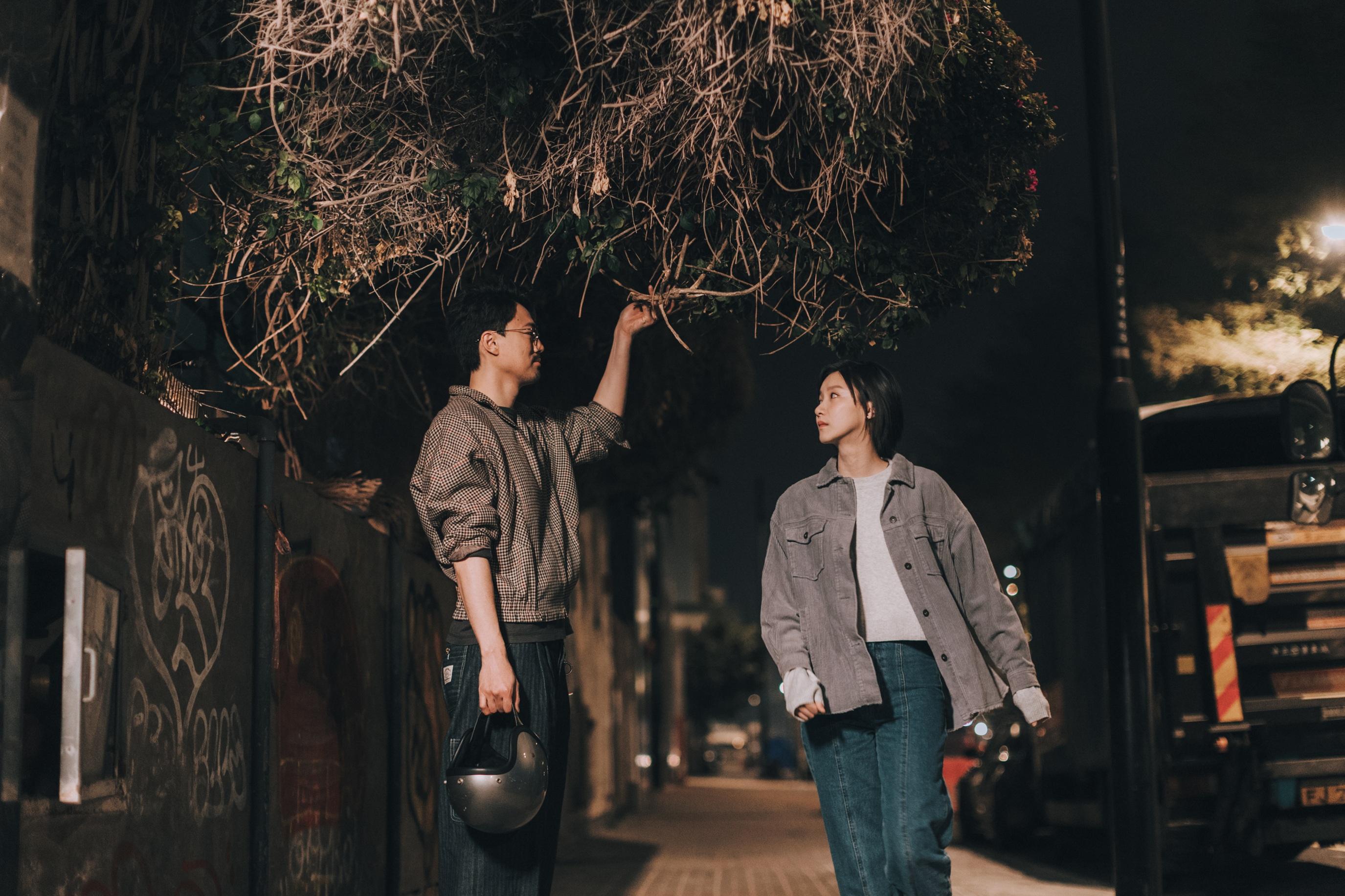 袁澧林與胡卓希在=《你流淚所以我流淚》MV,再演高小曼和陳浩然。