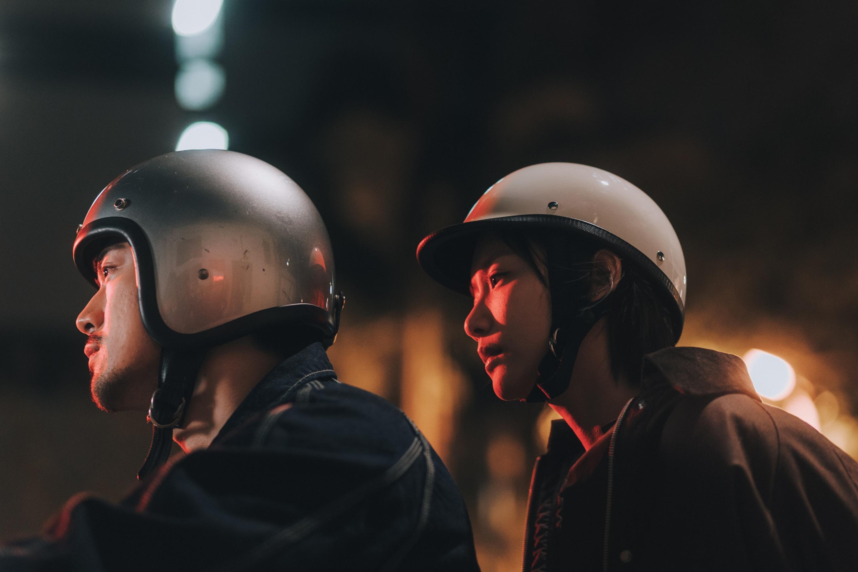 袁澧林與胡卓希在=《你流淚所以我流淚》MV,再演高小曼和陳浩然。