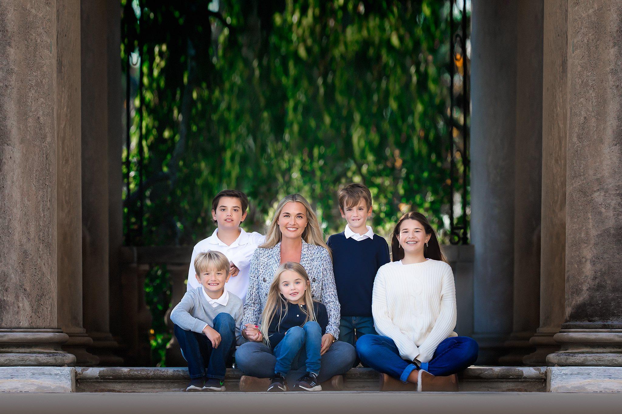 Vanessa肓有5名子女。