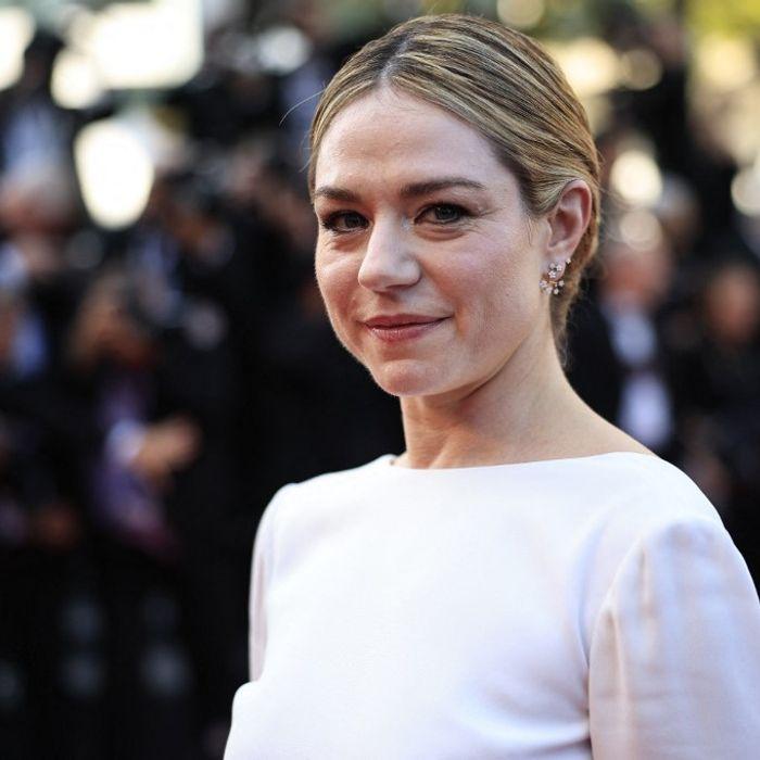 Emilie的經理人稱,她自2023年10月開始,與腎上腺癌作戰。