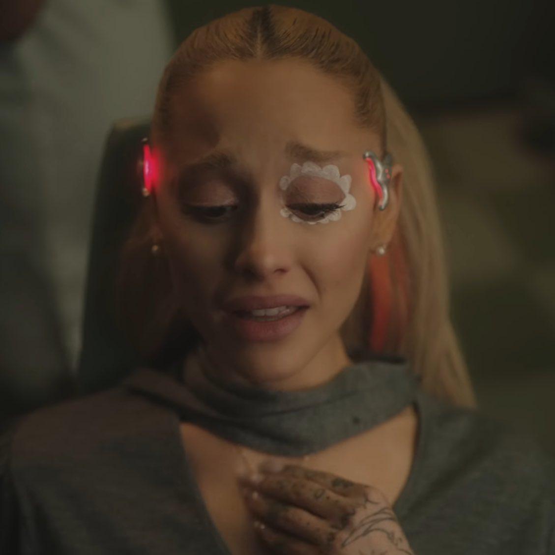 Ariana Grande近兩年愈來愈消瘦。