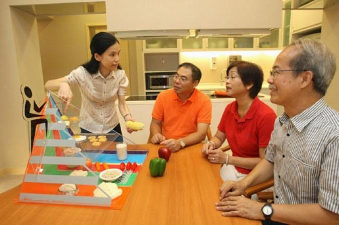 2006年,馬會開展「流金頌:賽馬會長者計劃新里程」,推動創新長者服務模式。(圖片來源:香港賽馬會網站)