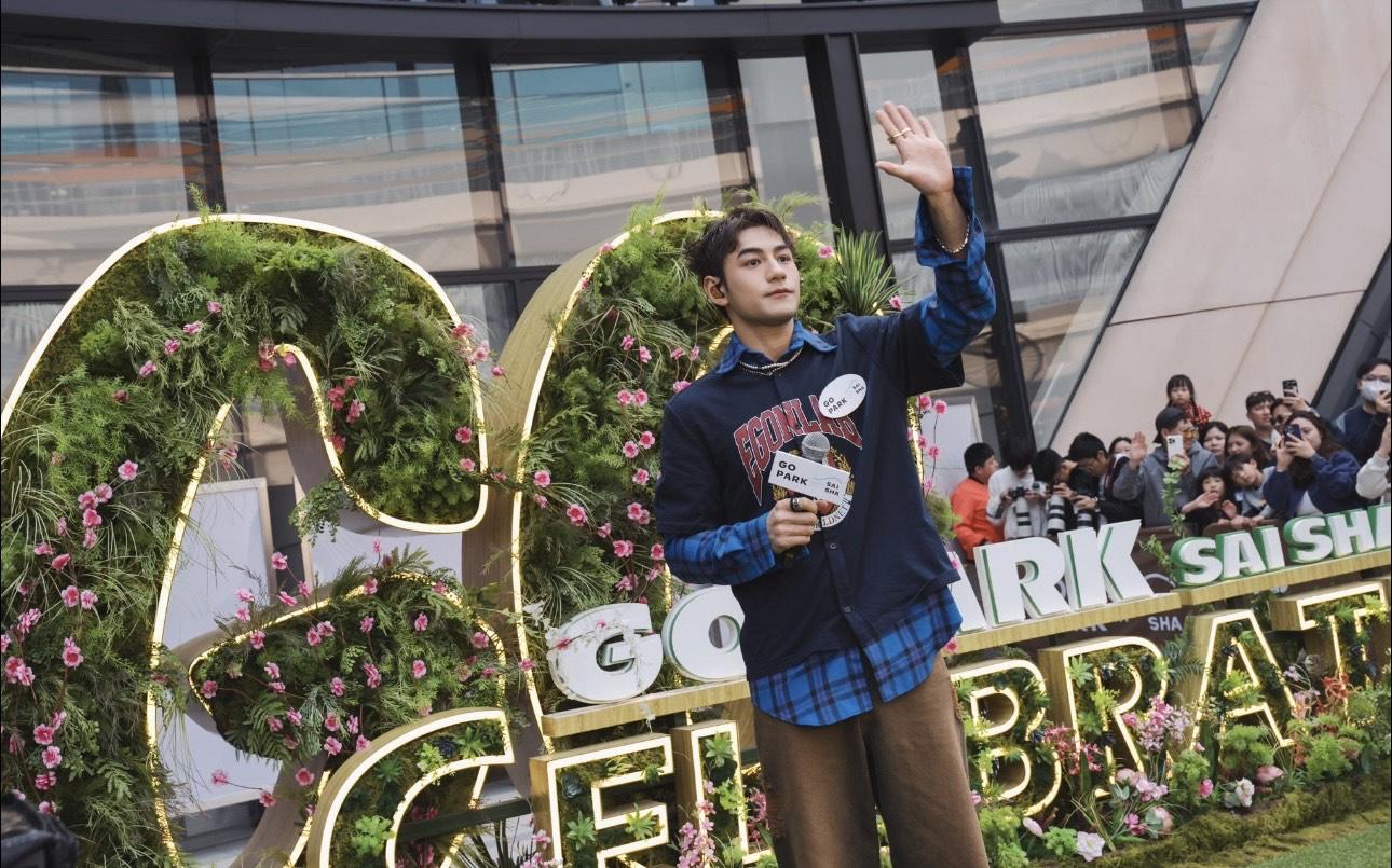 而剛從日本拍完電影回港的Jeffrey,表示在拍攝一些動作場面期間有點受傷,不過並無大礙。