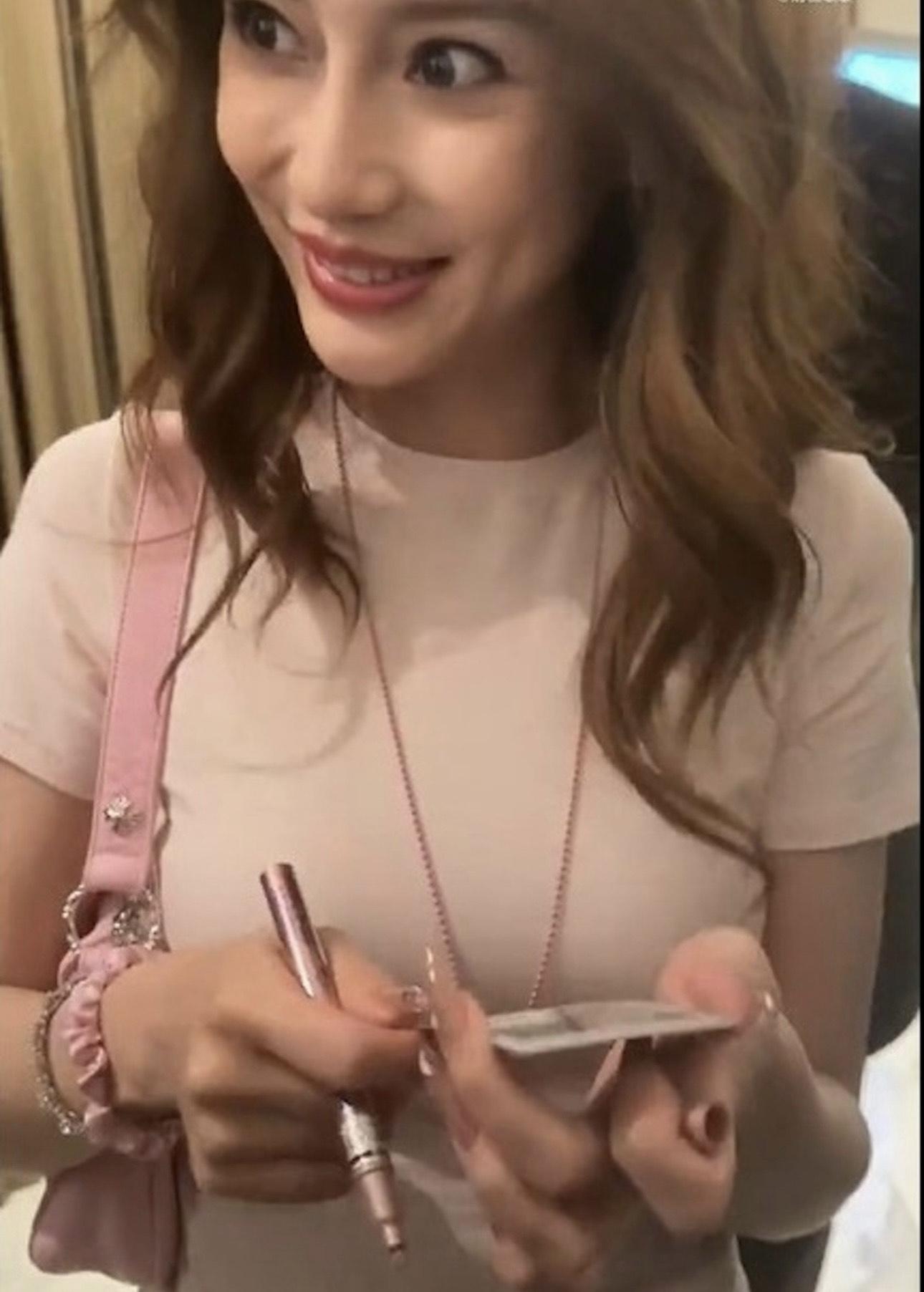 又fans簽名留念。