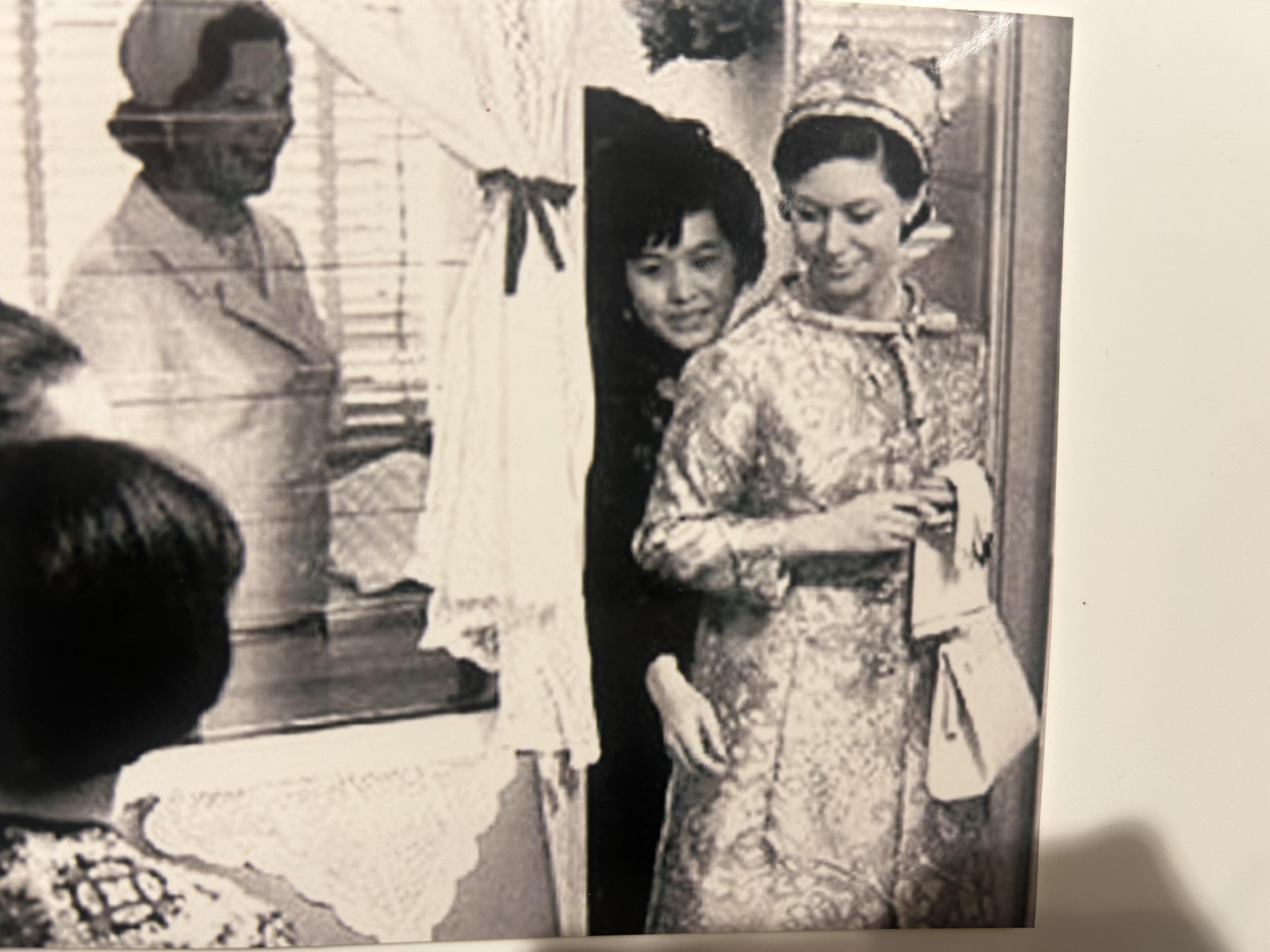 區麗群當時接待瑪嘉烈公主。(受訪者提供)