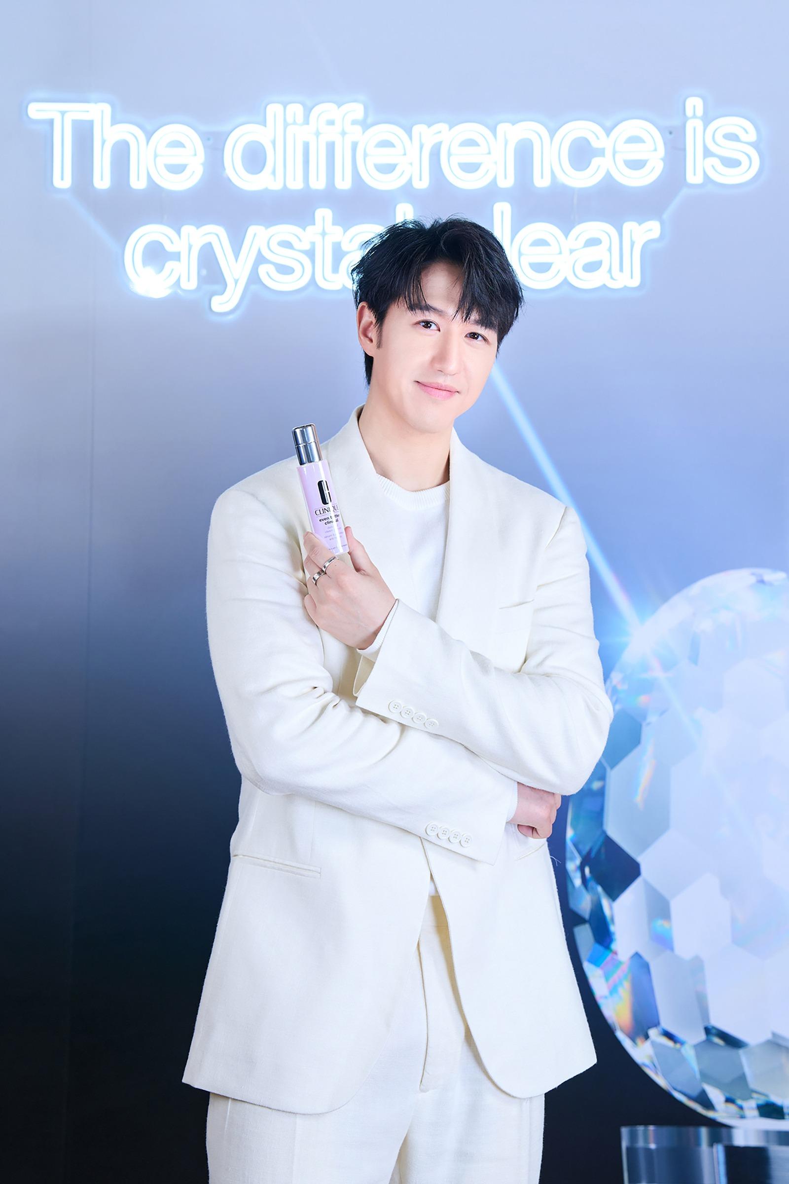 Clinique新推出第4代勻淨科研全效亮白淡斑精華