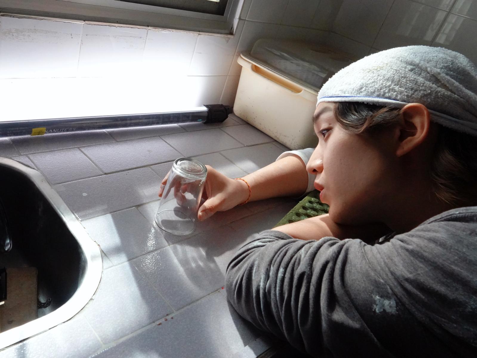 柳應廷Jer表示MV中有一場捉到蒼蠅,卻選擇放生的戲,別具意義。