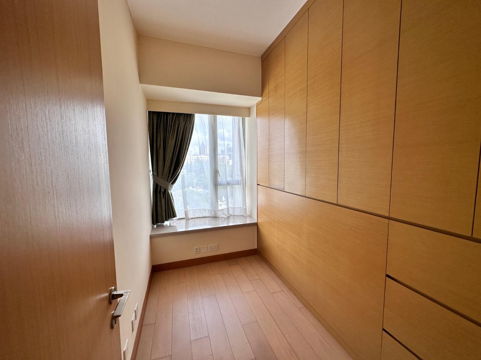 睡房景觀亦以開揚市景為主。