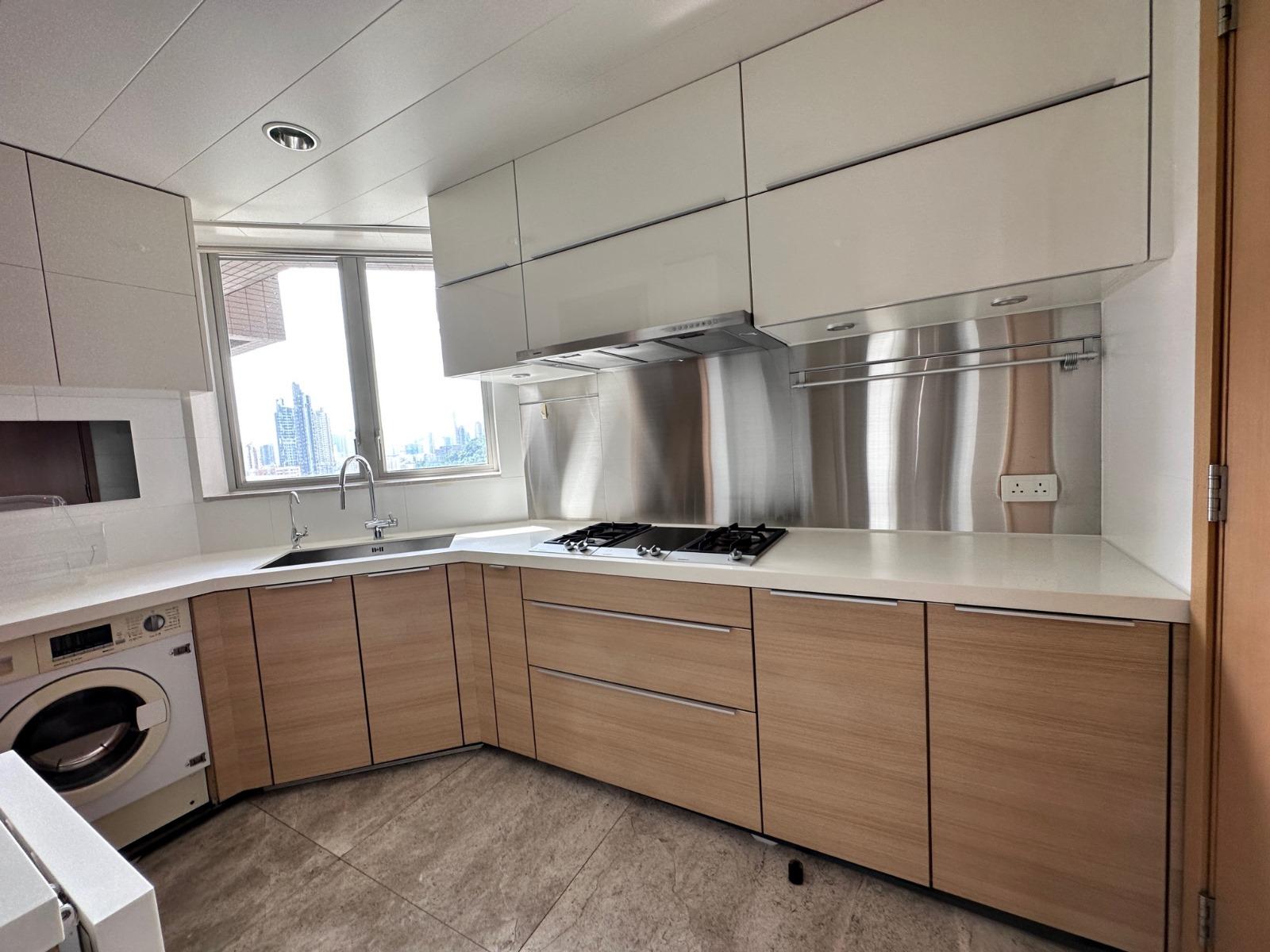 廚房面積十分寬闊,適合愛下廚的買家。