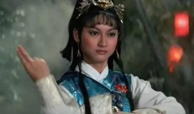 惠英紅年輕時獲得張徹導演賞識而入行,1977年參演第一部電影《射鵰英雄傳》,飾演第二女主角穆念慈,演出受讚。(網上圖片)