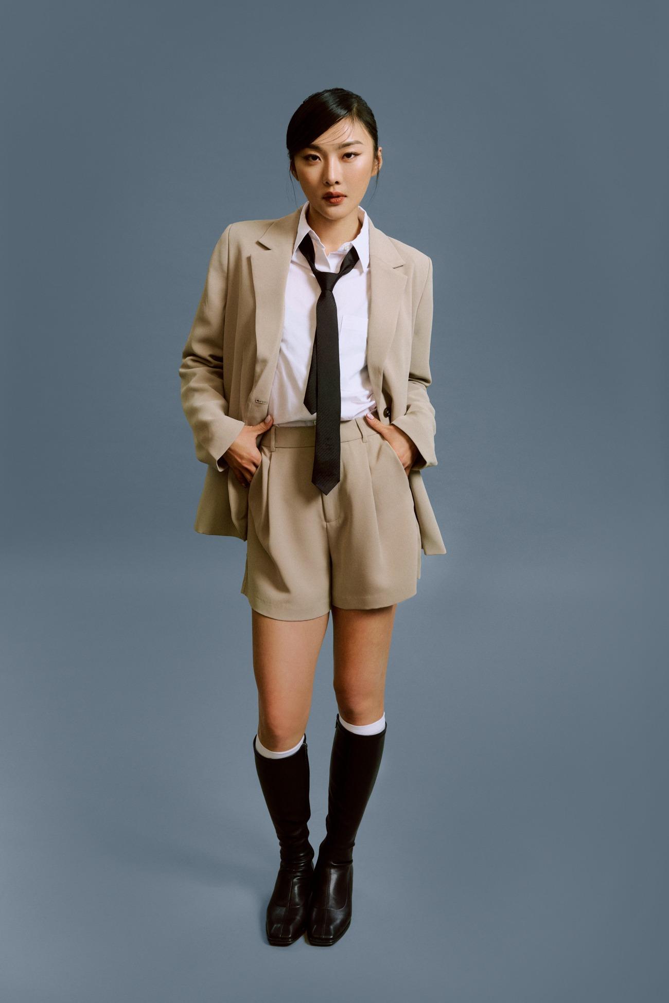 Love, Bonito邀請香港女子跳高運動員楊文蔚(Cecilia Yeung)詮釋全新西裝。