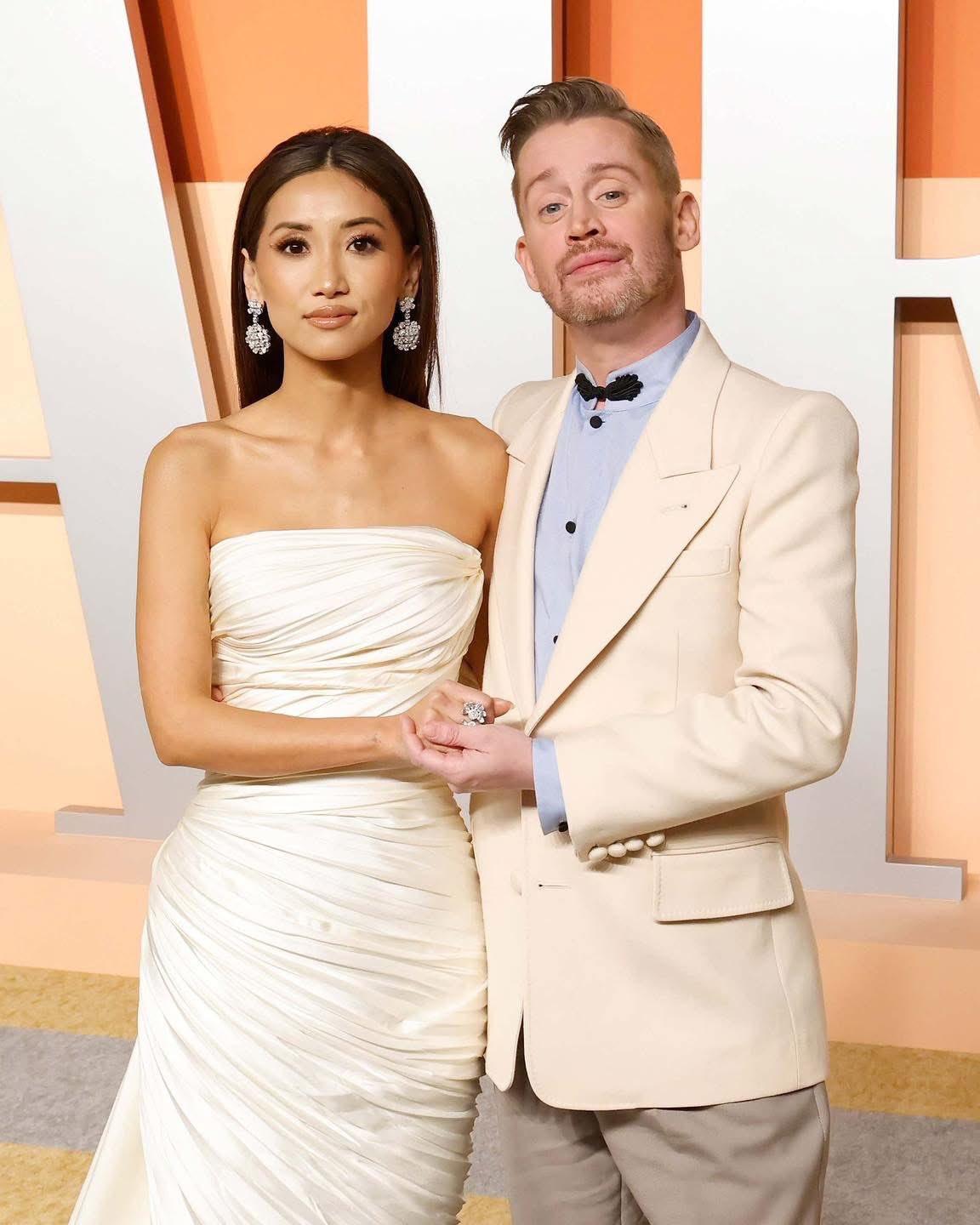 麥哥利與女友Brenda Song,一早到場撐弟弟。