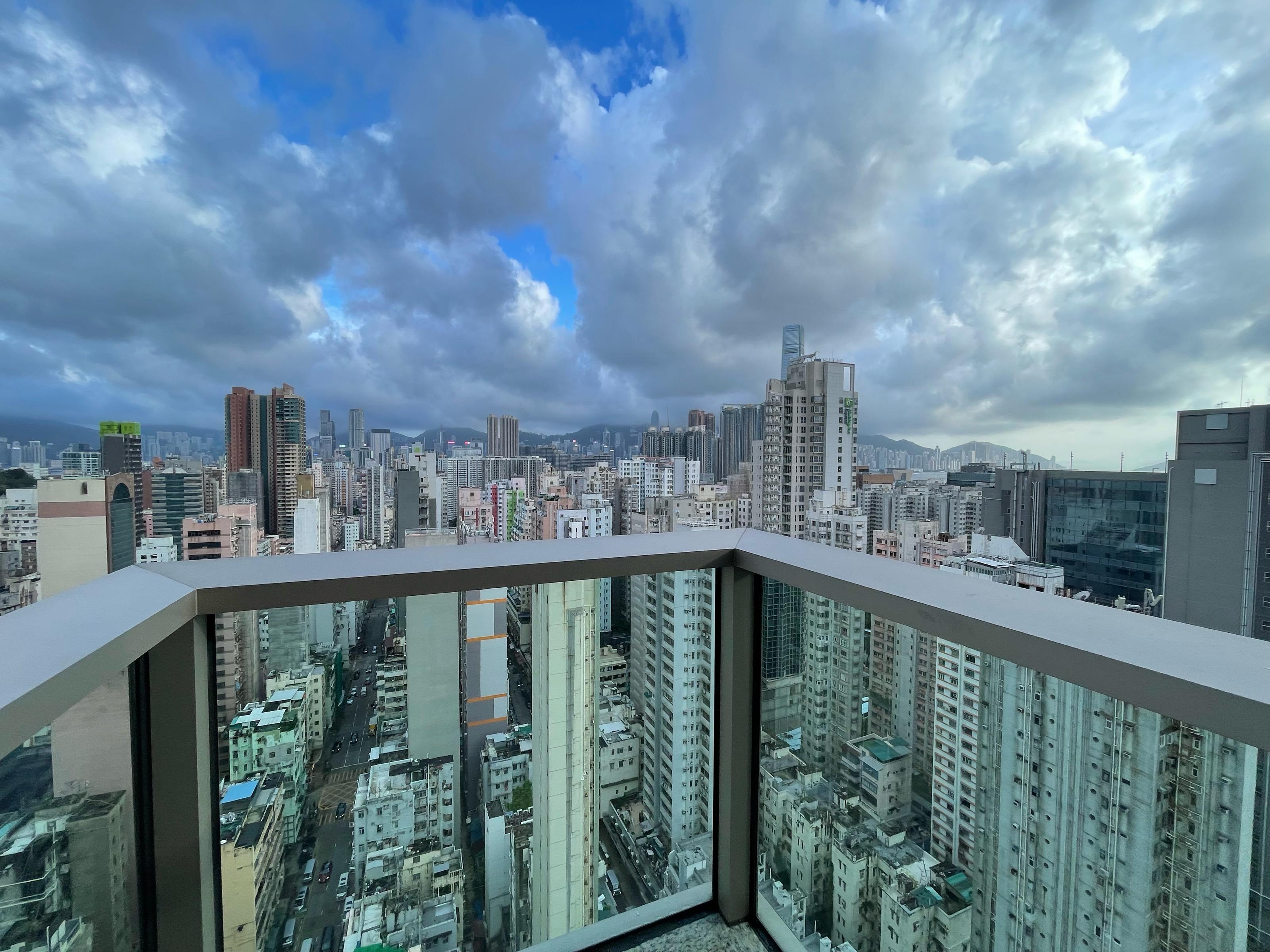 單位屬單邊戶,露台望開揚市景,景色不俗。