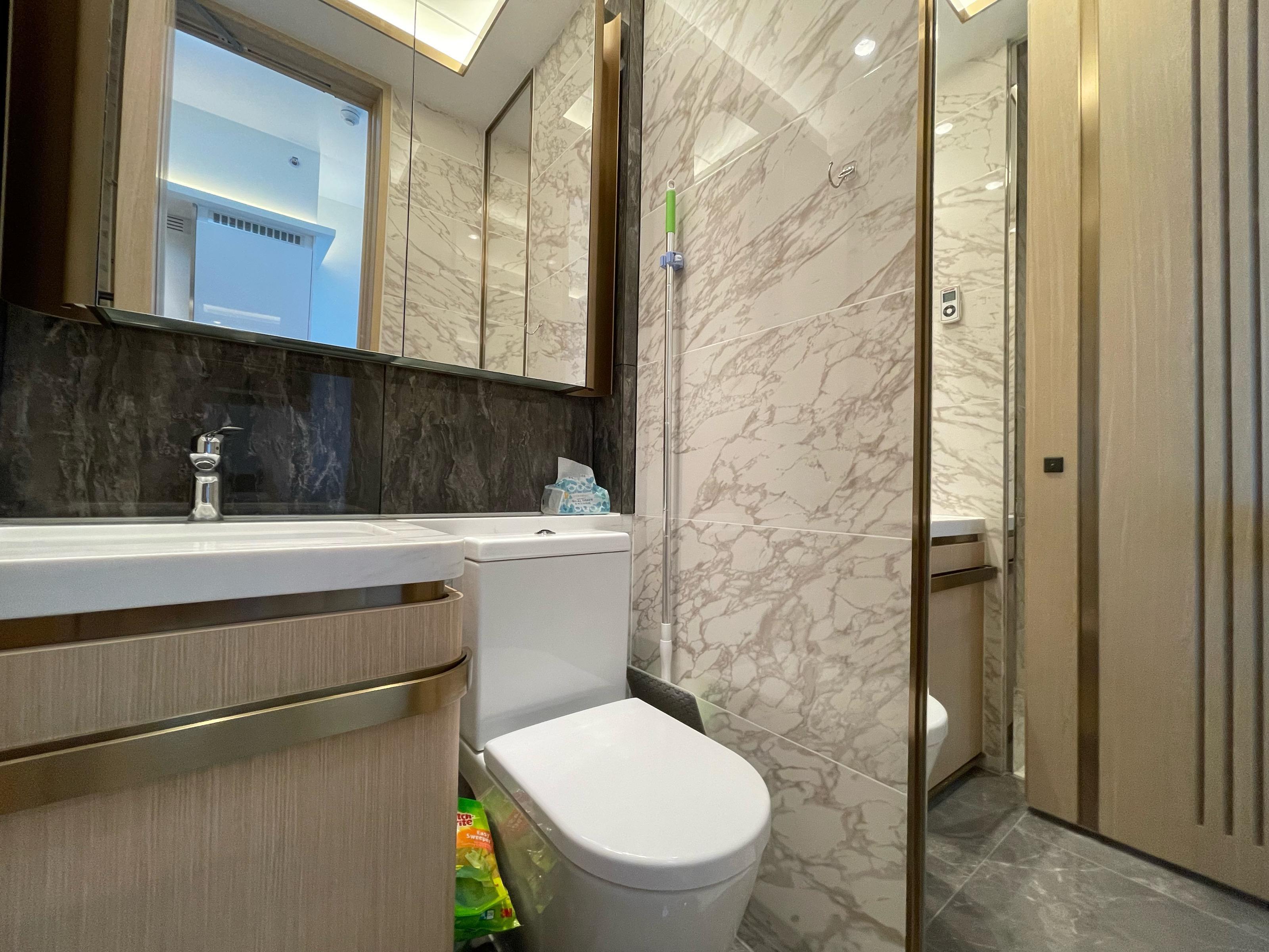 浴室為原裝發展商裝修,保養良好。