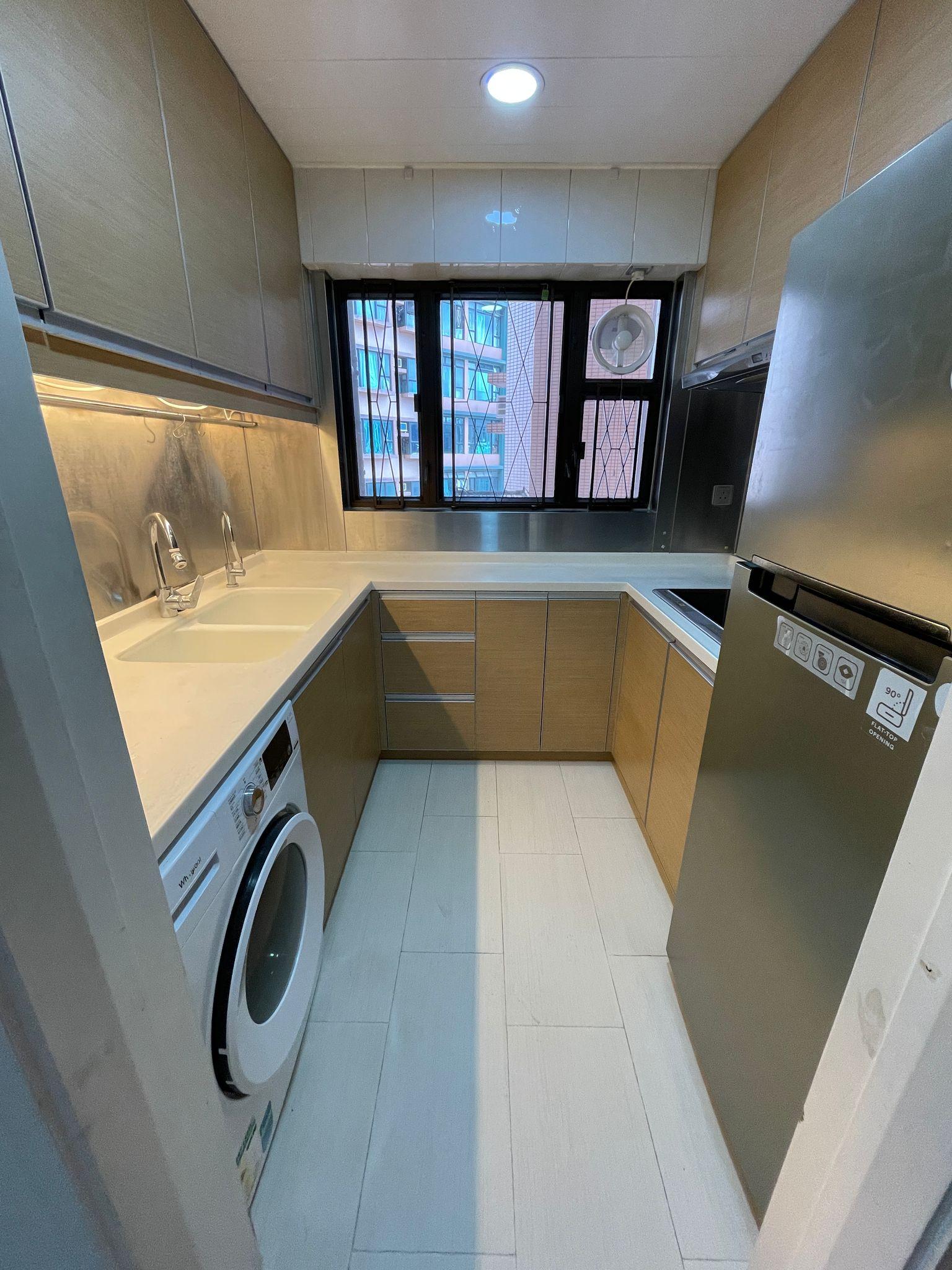 廚房配套齊全新淨,空間亦足。(代理提供)