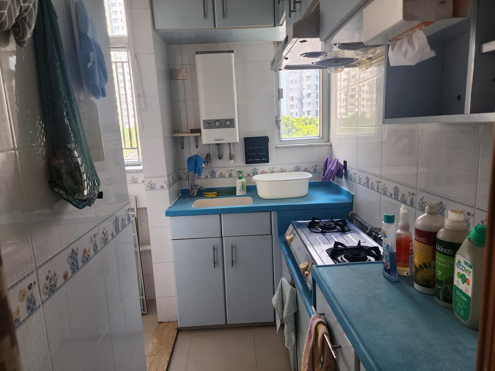 廚房附連露台,空間闊落兼光猛。(代理提供)