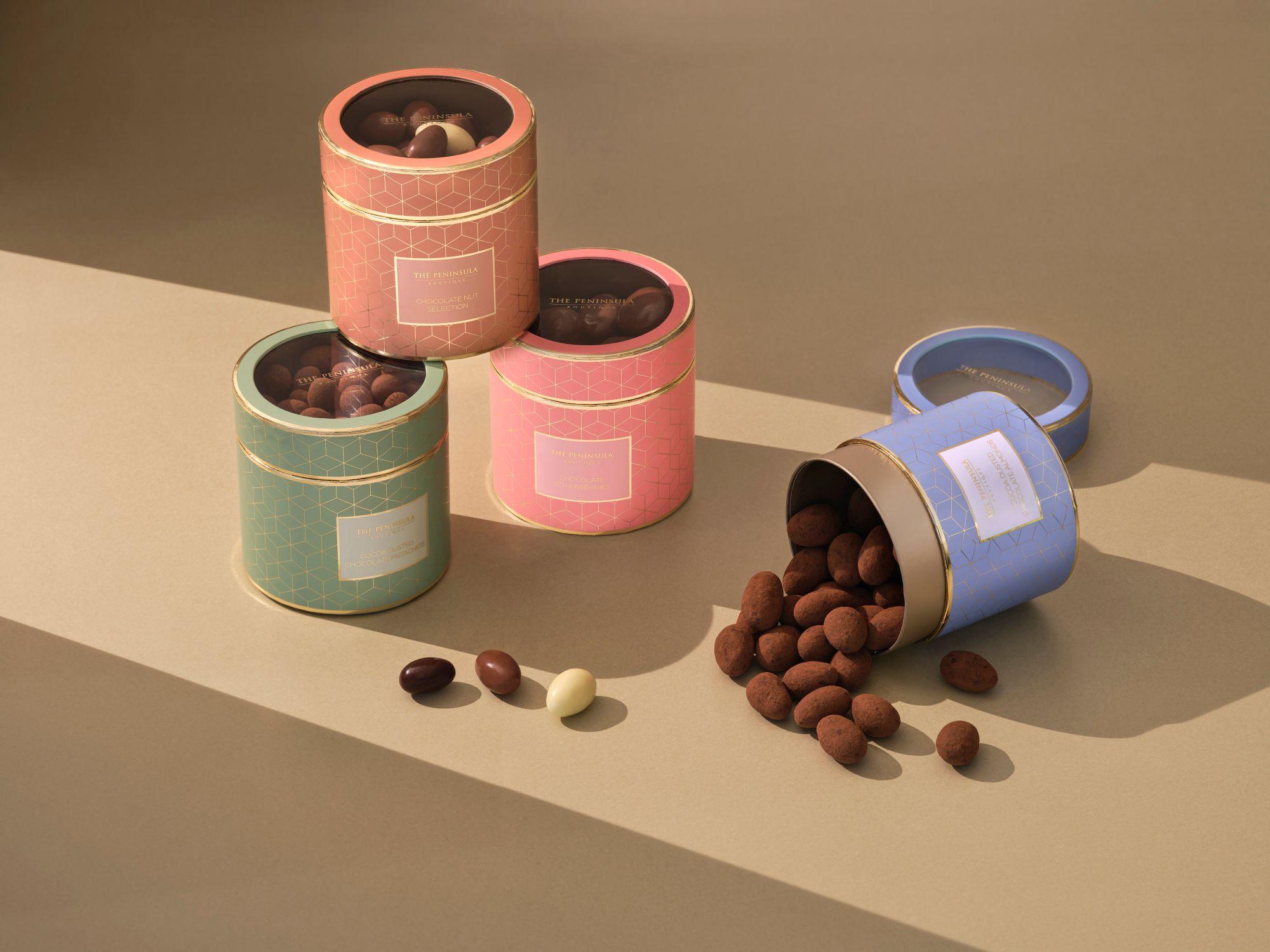 朱古力開心果、朱古力原粒杏仁、朱古力士多啤梨、臻選朱古力果仁 各$198盒