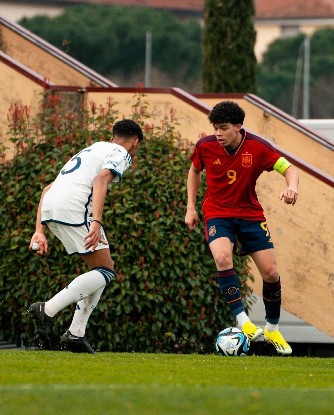 馬些路兒子安素艾維斯(Enzo Alves)曾代表西班牙U15,目前不會代表巴西出戰。