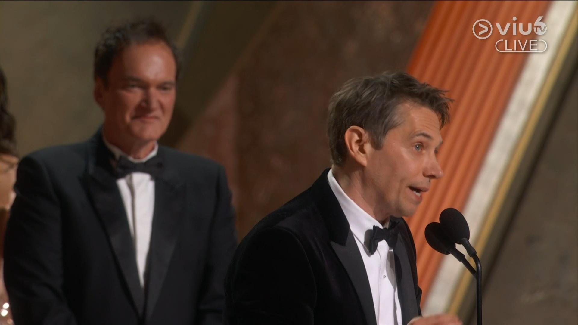 昆頓塔倫天奴負責揭曉最佳導演。