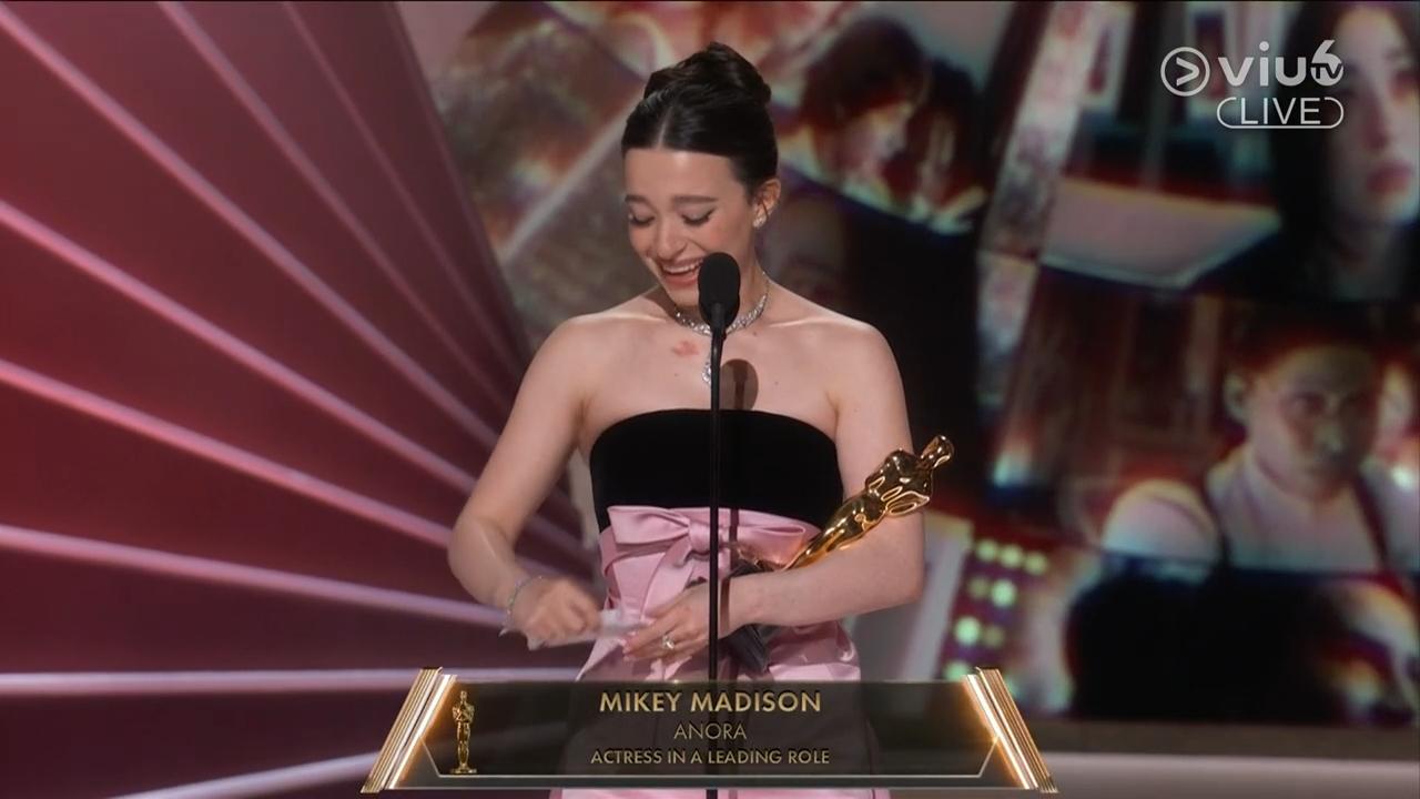 Mikey Madison本月底才26歲生日,成為奧斯卡年輕影后。