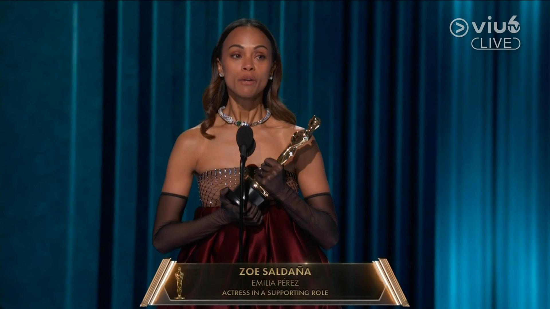 素兒莎丹娜毫無懸念奪得最佳女配角。