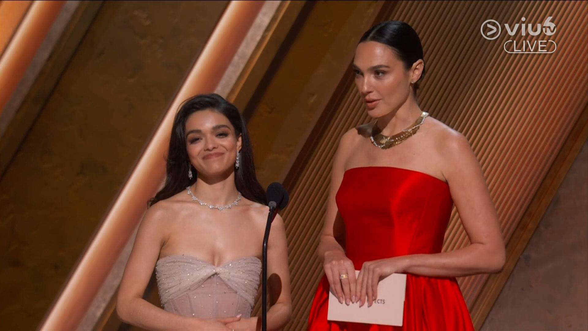 《白雪公主》主角麗素莎嘉娜,聯同扮演惡毒王后的姬嘉鐸任頒獎嘉賓。