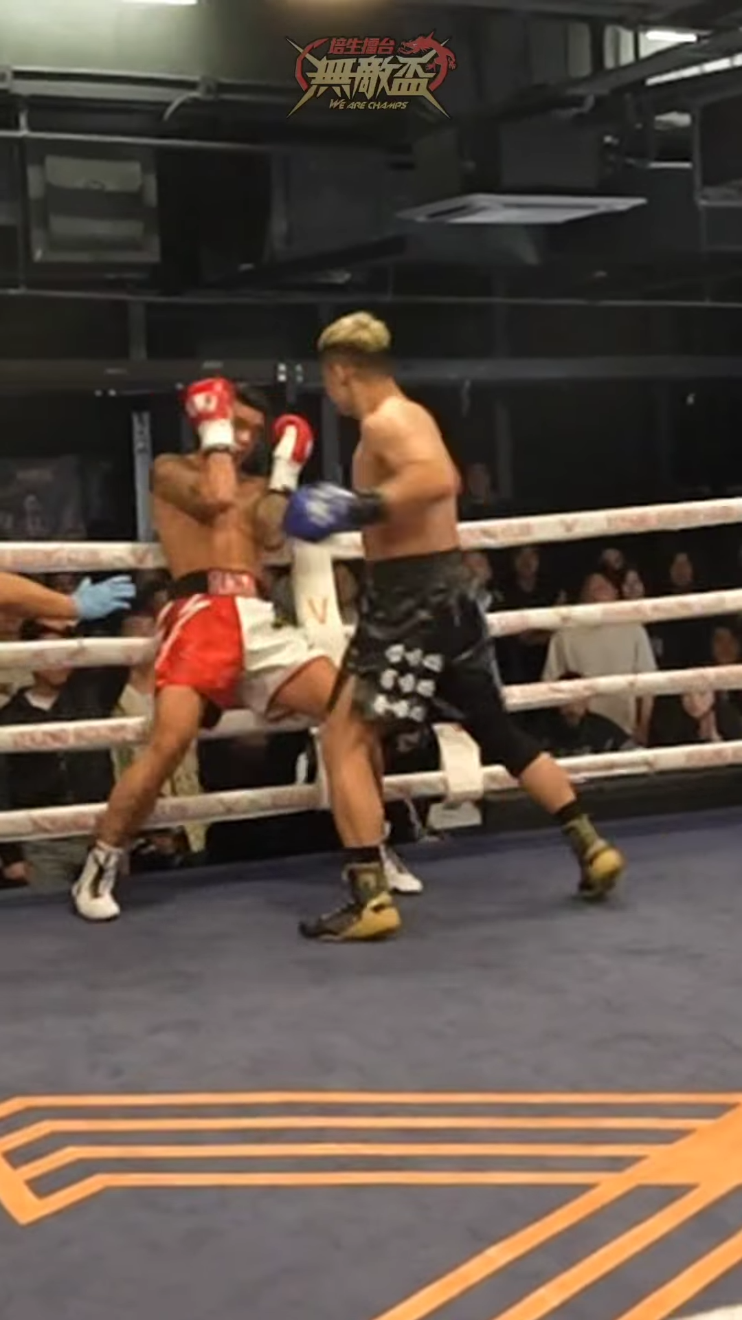 Flash Daddy全程一直捱打。