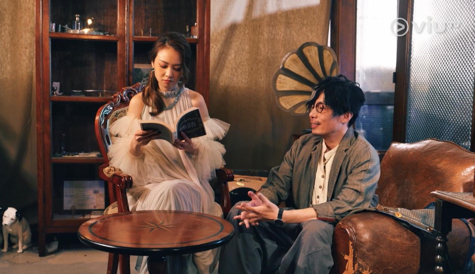 強尼和張紋嘉在王頌茵和岑樂怡在《弊傢伙!我要去祓魔》演離婚夫妻。