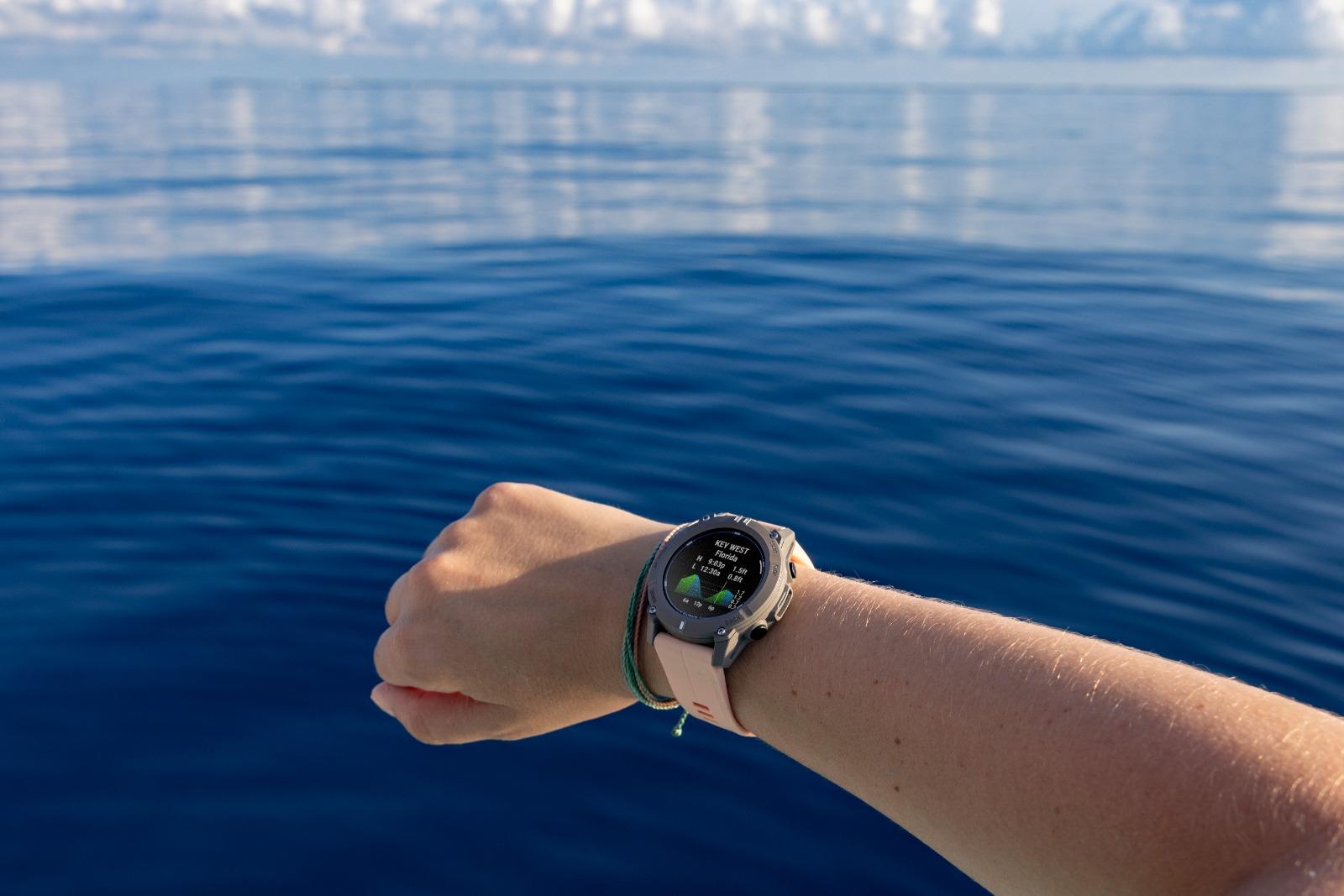 GARMIN Descent G2 GPS潛水電腦錶在智慧手錶模式下可連用長達10天。