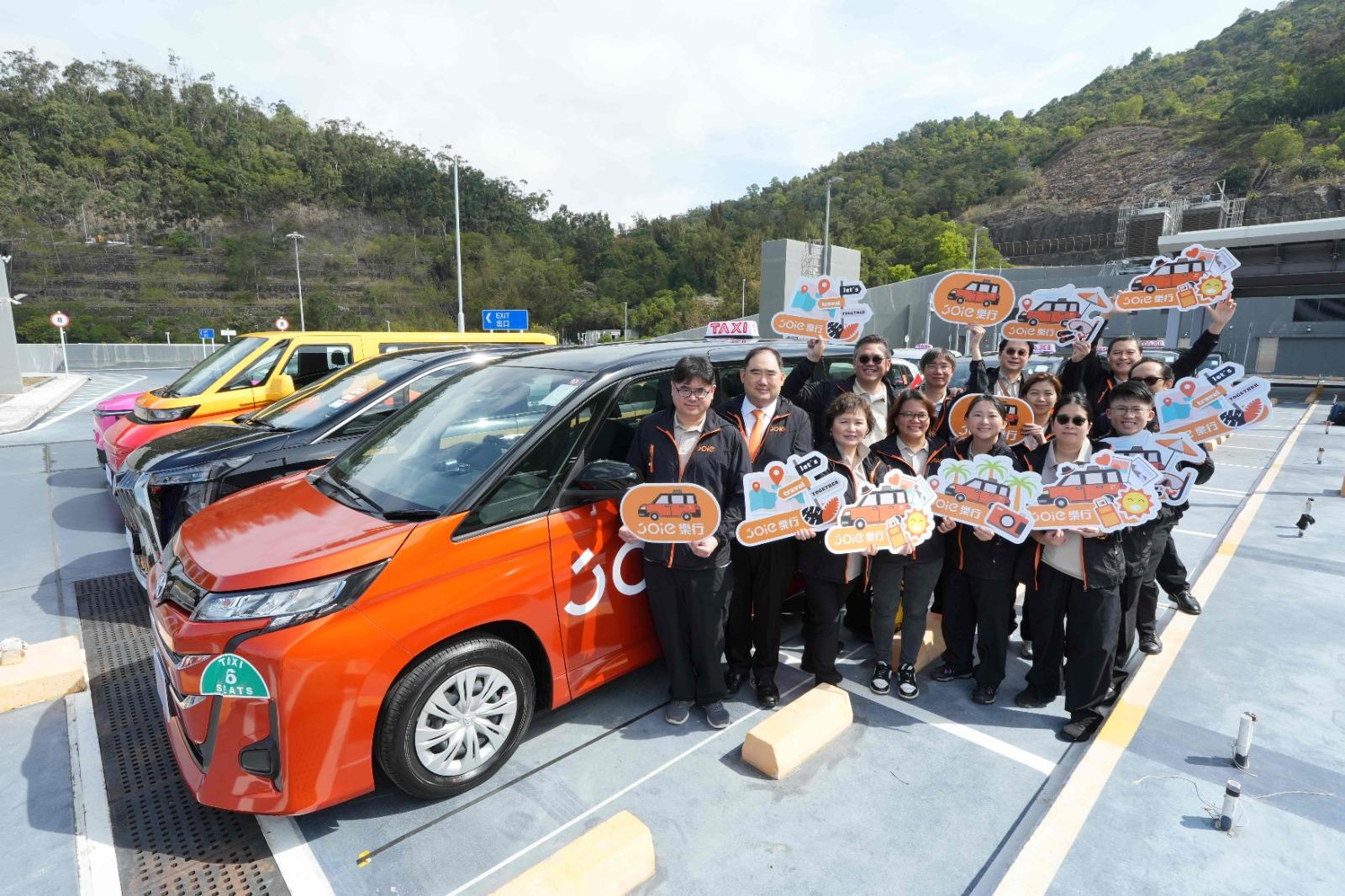 的士車隊|5支的士車隊曬冷新電動車 的士大王泰和推阿拉伯文預約服務