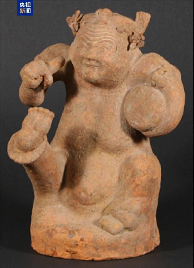 經專家進行初步圖片鑒定和法律研判,這批文物藝術品跨越年代,從新石器時代至清代,類別豐富、工藝精湛,具有一定的歷史、藝術和科學價值,屬於非法出境的中國文物藝術品。