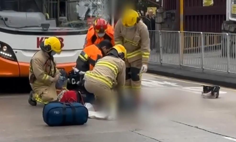 荃灣一名女子遭巴士撞倒,重傷不治。(有線新聞畫面)
