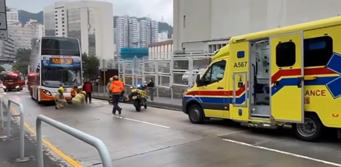 荃灣一名女子遭巴士撞倒,重傷不治。(有線新聞畫面)