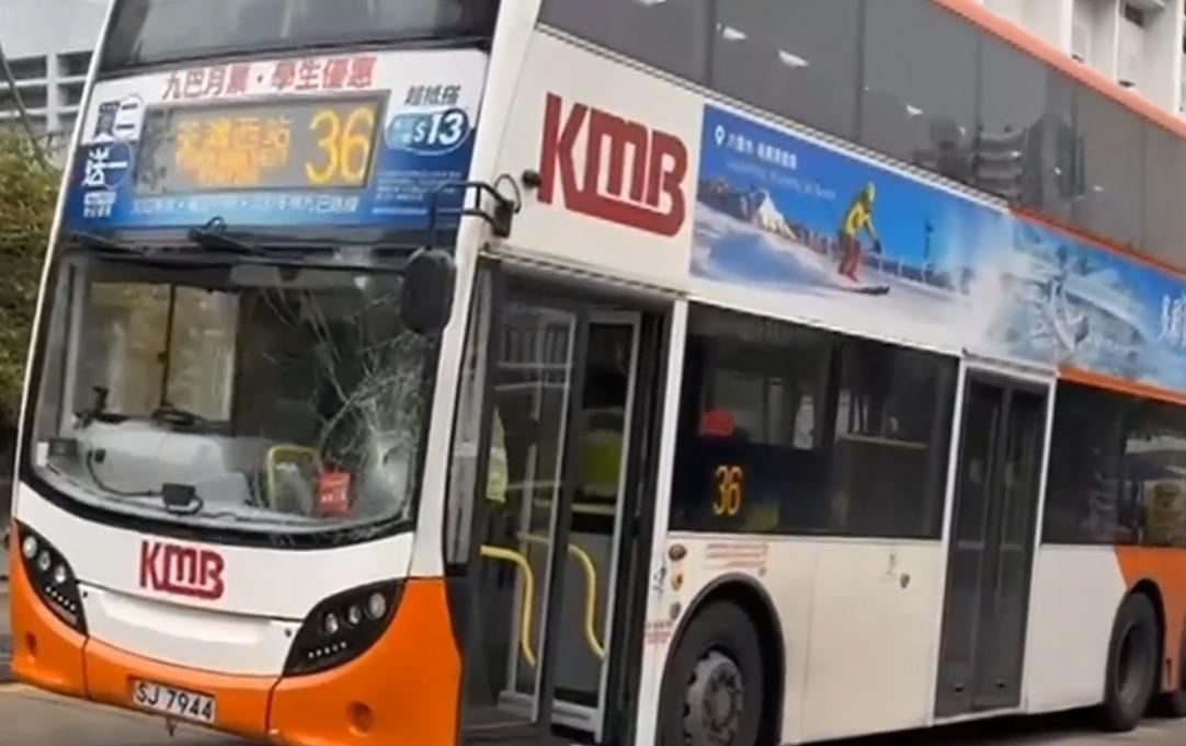 荃灣一名女子遭巴士撞倒,重傷不治。(有線新聞畫面)