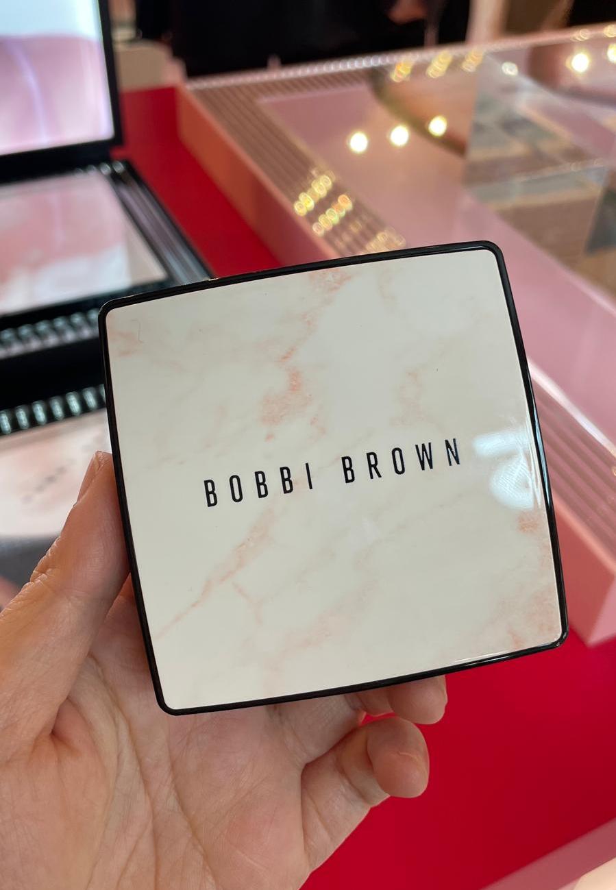 Bobbi Brown 粉透柔光粉餅 $420
